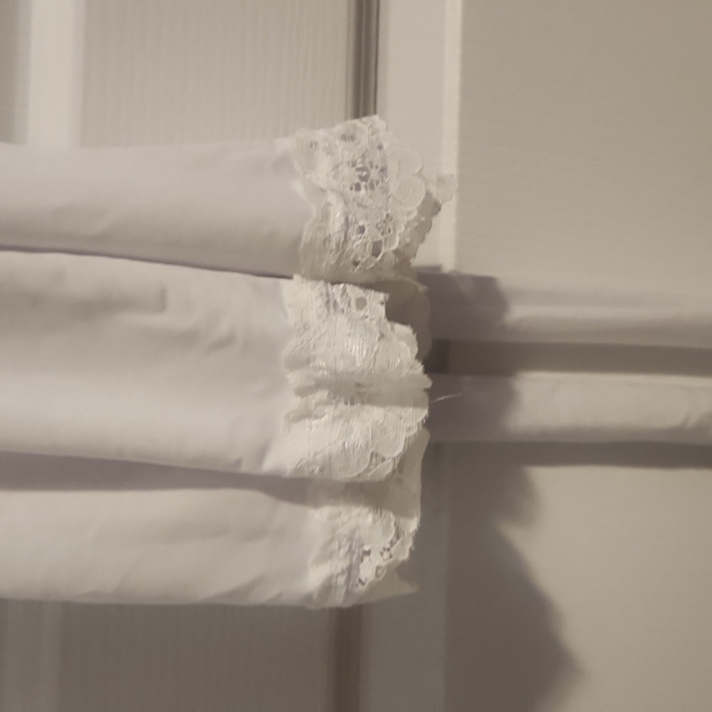 Bride To Be Robe - Picture 3 of 4